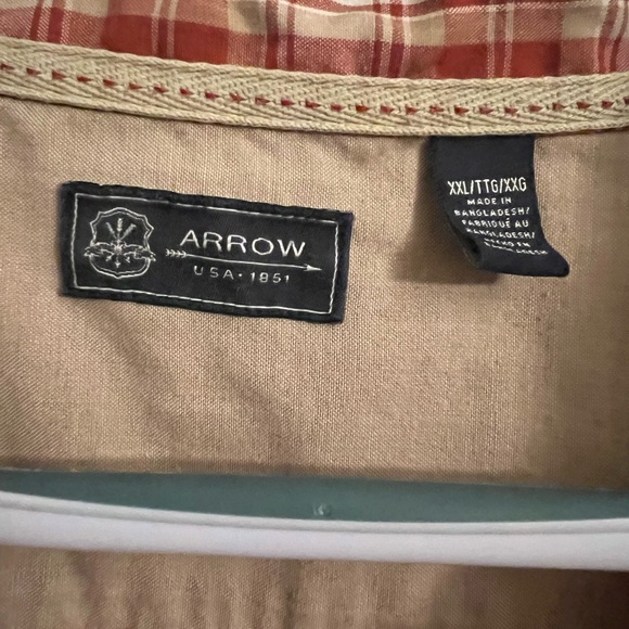 Men’s shoestt sleeve button down shirt - Picture 2 of 3